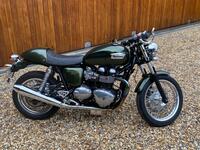 TRIUMPH THRUXTON 900