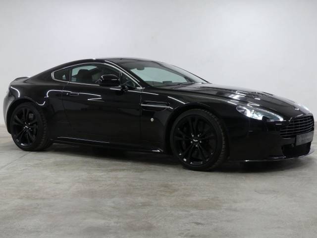 Aston Martin Vantage 6.0 V12 Coupe Petrol Black